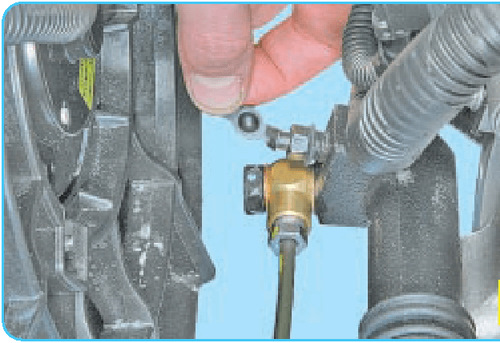 Прокачка сцепления Солярис — Hyundai Solaris, 1,6 л, 2011 года ...