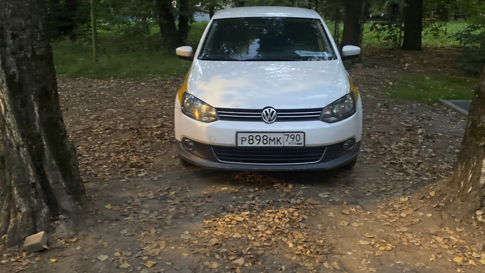 Volkswagen Polo Sedan 1.6 бензиновый 2013 | на DRIVE2