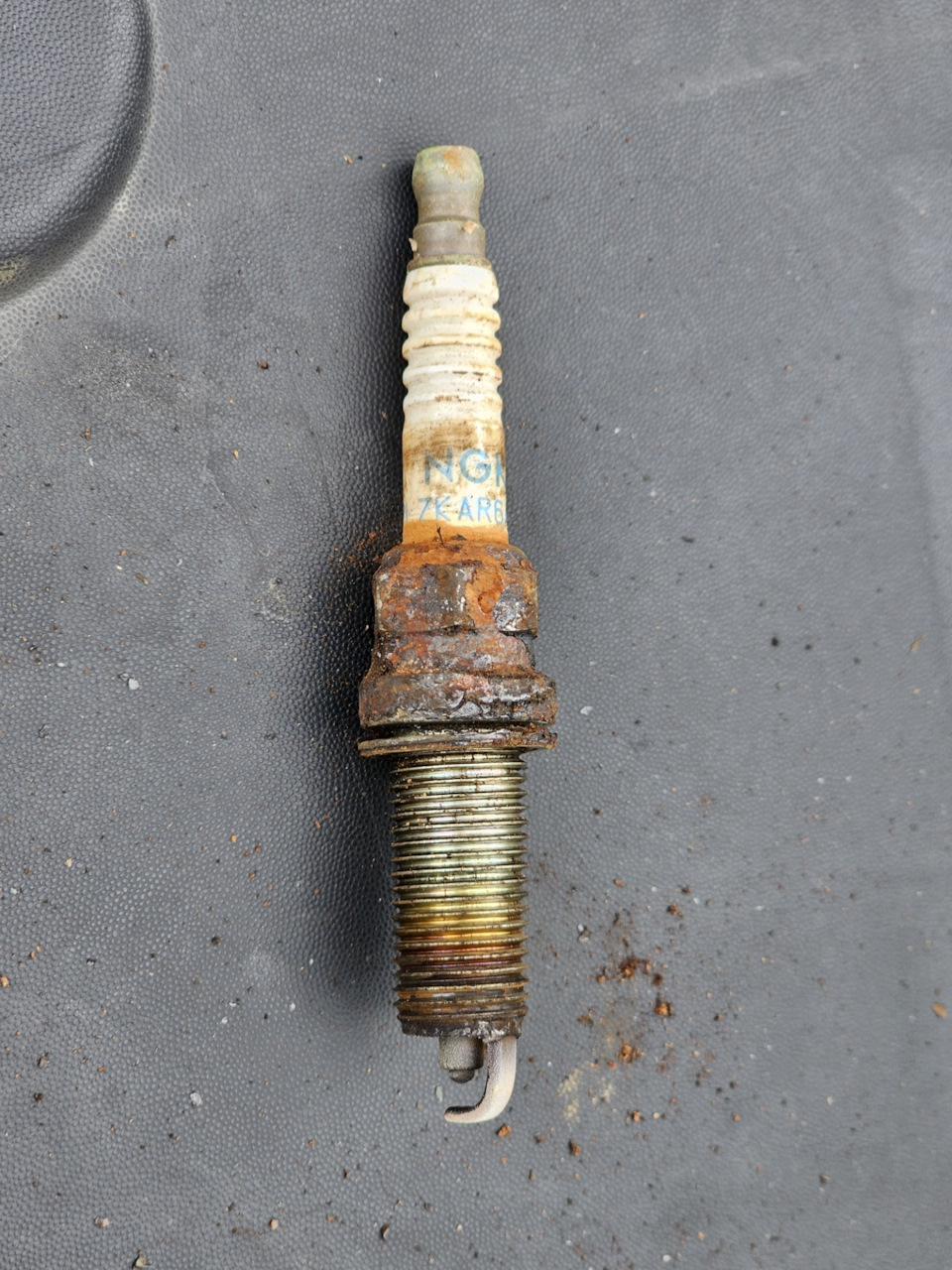 Вода в свечном колодце — Renault Sandero Stepway (2G), 1,6 л, 2020 года ...