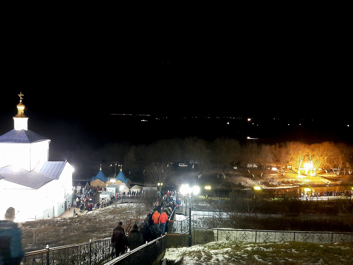 Коренная пустынь крещение. Коренная пустынь 19 января 2023 года. Крещение коренная пустынь. Курская коренная пустынь зимой. Крещение господне курск.