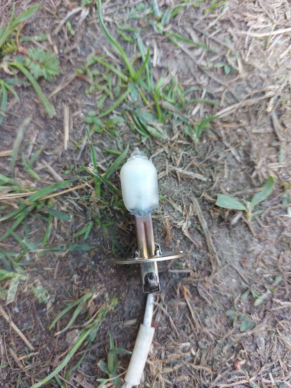 Замена ламп в противотуманках — Opel Zafira A, 1,8 л., 2001 года ...