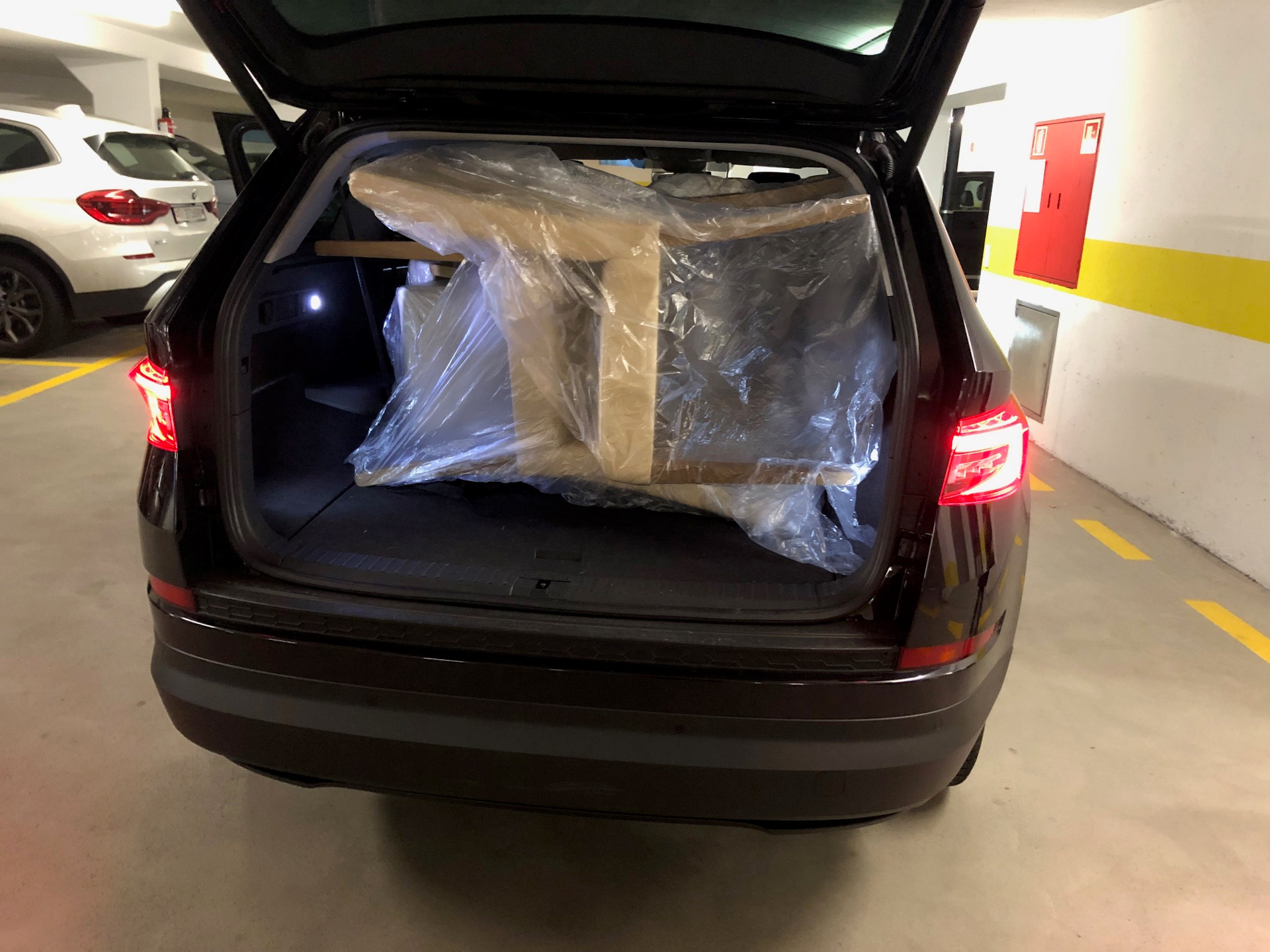 Кодиак багажник. Шкода Кодиак багажник. Skoda Kodiaq багажник. Багажник Шкода Кодиак 5 мест. Габариты багажника Skoda Kodiaq.