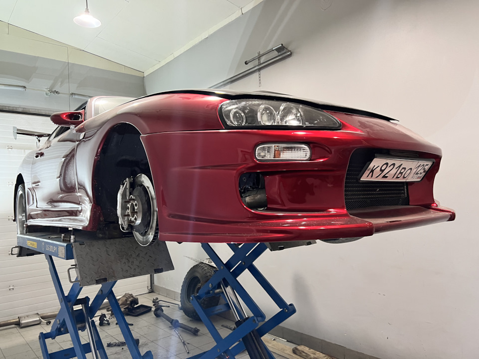 Красивая, кстати если заметили то уже с новыми фарами… — Toyota Supra (80)