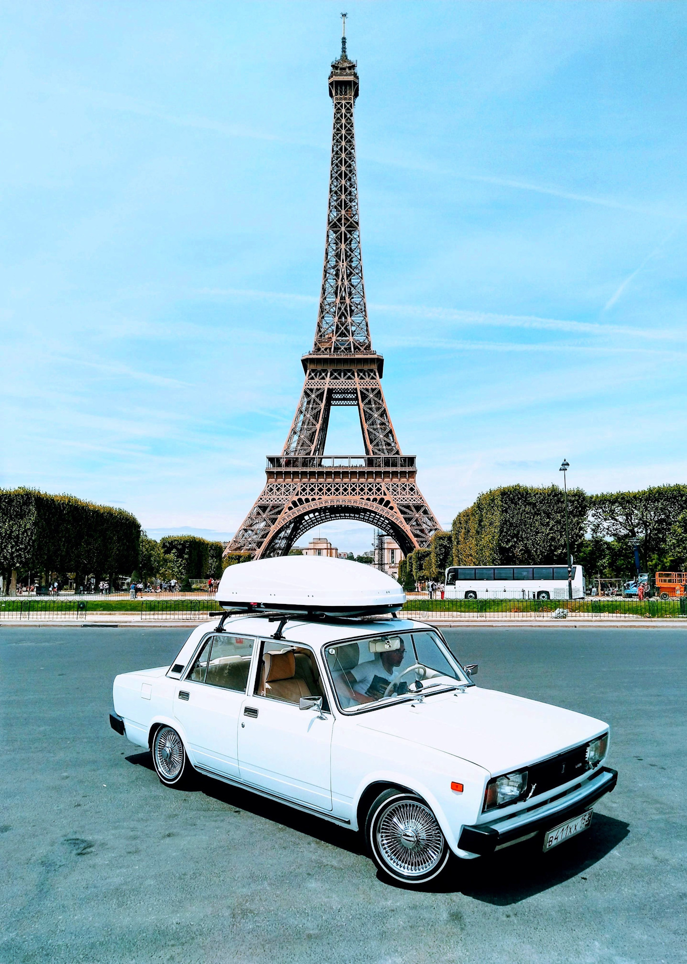 Машина с башней 4. Машина с башней 4. Машина с башней 4. Автомобиль голубой париж. Lamborghini.