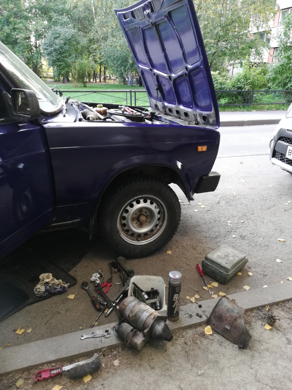 Ремонт шпиндельного привода (амортизатора) багажника BMW X6 f16 — BMW ...