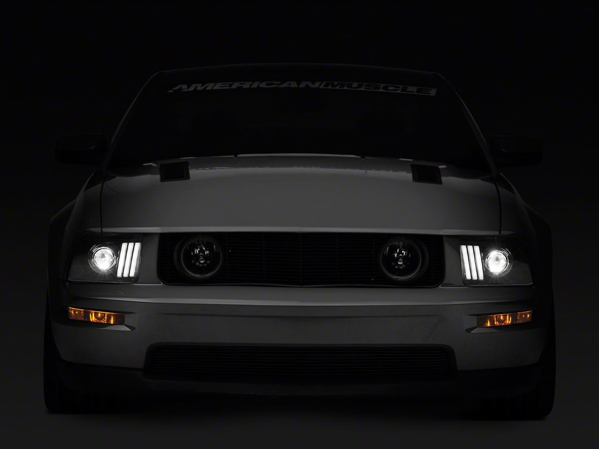 Фары Mustang 2005