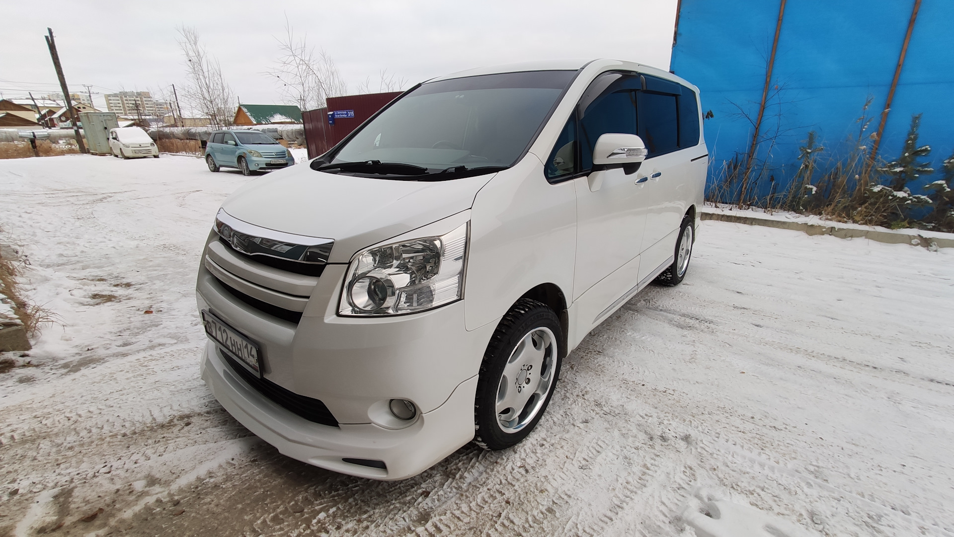 Тойота ноах 2007. Ноах zrr70. Ноах zrr70. Ноах zrr70. Toyota noah azr60.