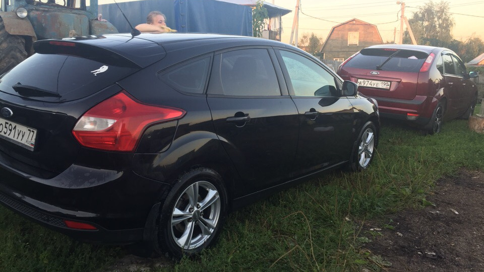 Ford Focus 3 хэтчбек черный