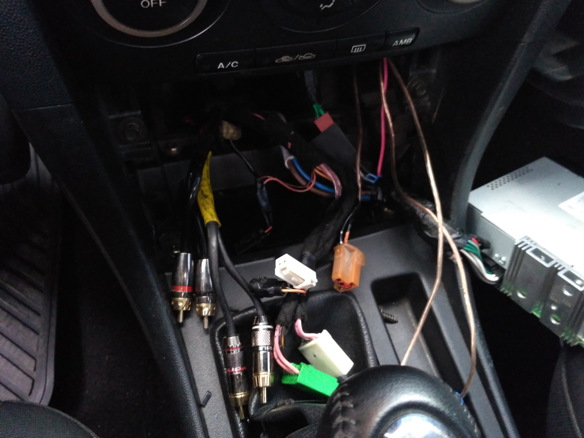 Магнитола teyes cc2l 2/32. Магнитола teyes cc2 duster. Установка магнитолы хендай акцент драйв 2. Can провод. Габариты двухдиновой магнитолы.