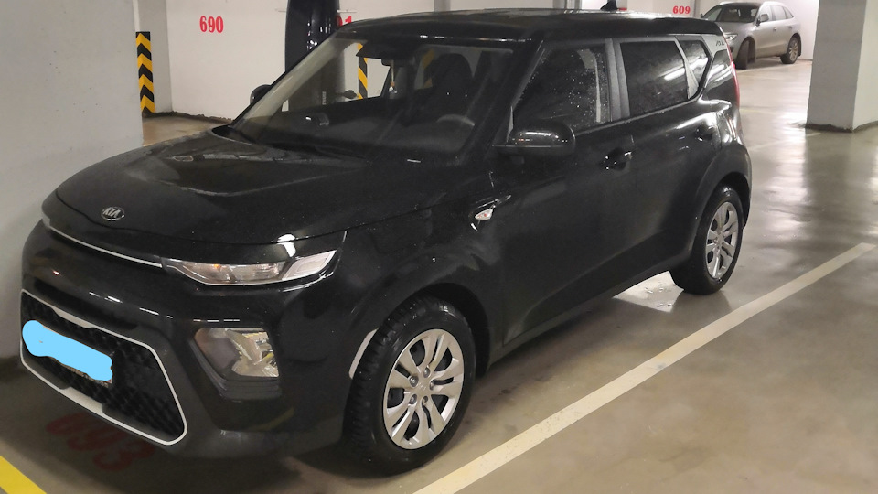KIA Soul черный металлик 1.6 ат