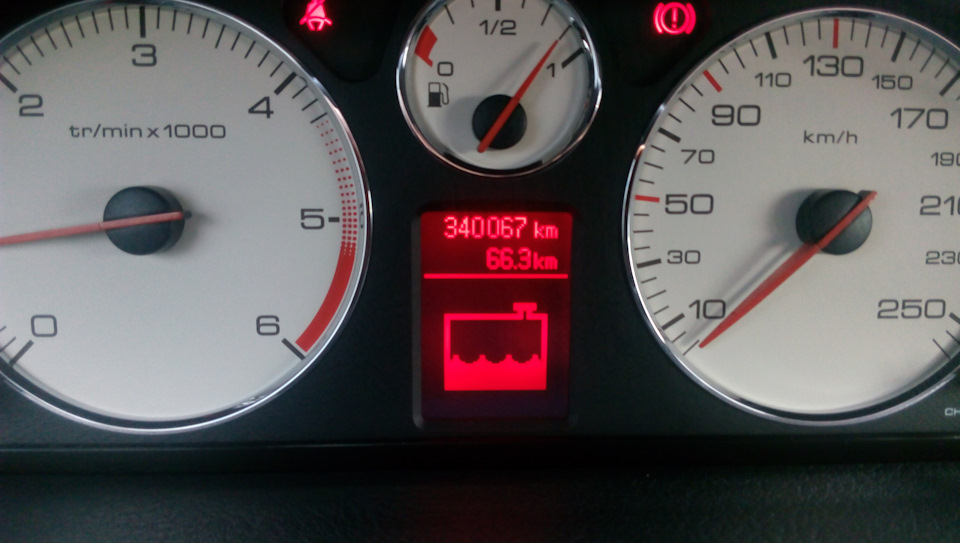 Датчик уровня ОЖ — Peugeot 407, 2 л, 2004 года | электроника | DRIVE2