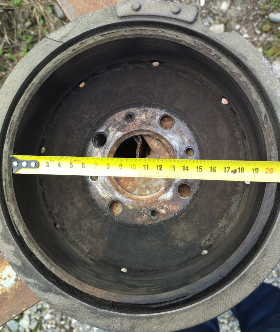 Замена тормозных барабанов — LADA Гранта, 1,6 л., 2012 года | поломка ...