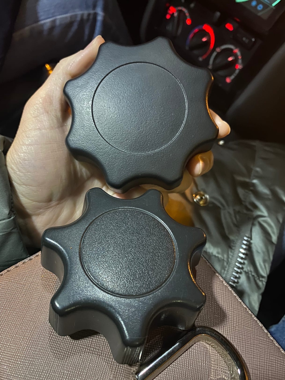 Ручка регулировки спинки — Toyota Avensis I, 2 л, 1998 года | запчасти ...