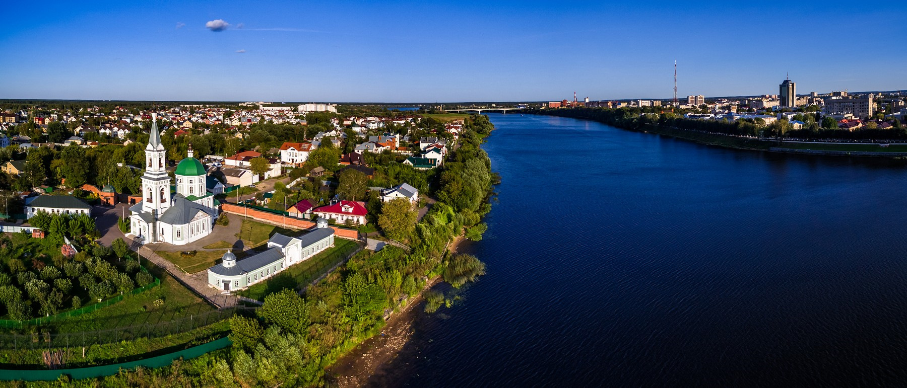 Leto tver. Свято-Екатерининский монастырь Тверь. Тверь с птичьего полета. Тверь вид сверху. Тверь Волга с высоты.