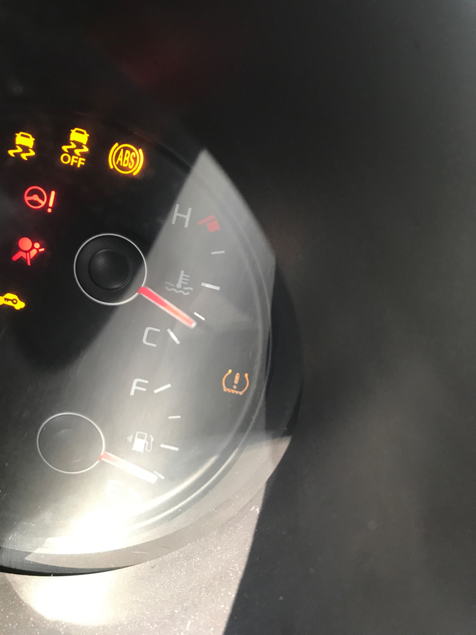 кнопка tpms set kia rio что это. Смотреть фото кнопка tpms set kia rio что это. Смотреть картинку кнопка tpms set kia rio что это. Картинка про кнопка tpms set kia rio что это. Фото кнопка tpms set kia rio что это