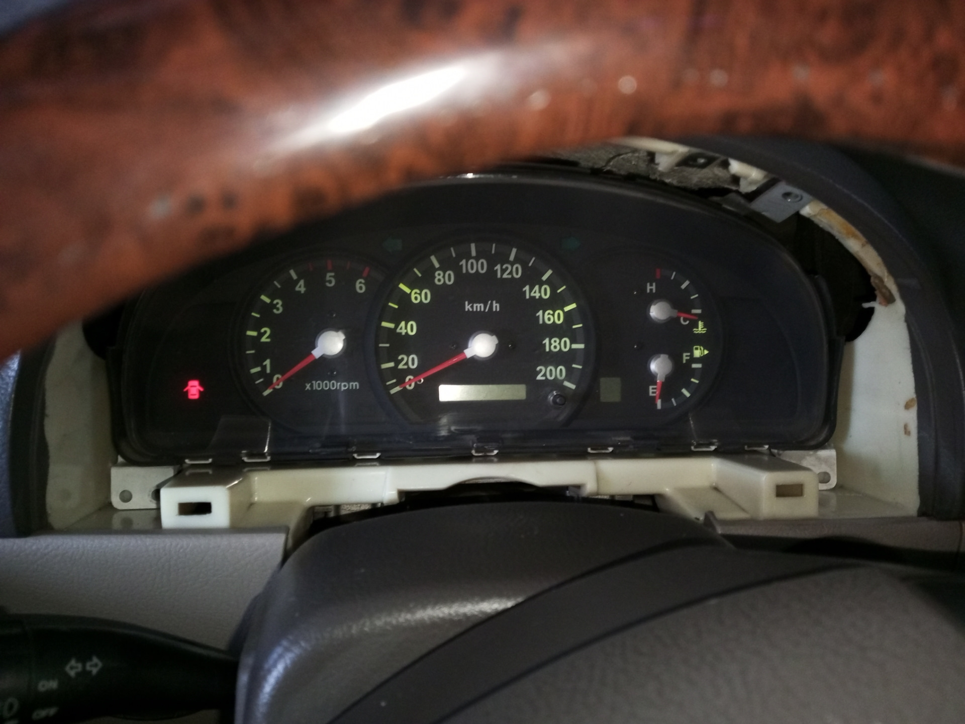 Замена лампочек подсветки приборной панели Киа Соренто 1. — KIA Sorento ...