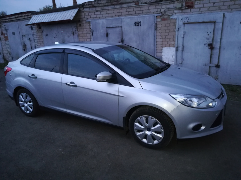 Идеалисты конечно скажут что он получился темней кузова чуток. Но меня устроило. — Ford Focus Sedan III