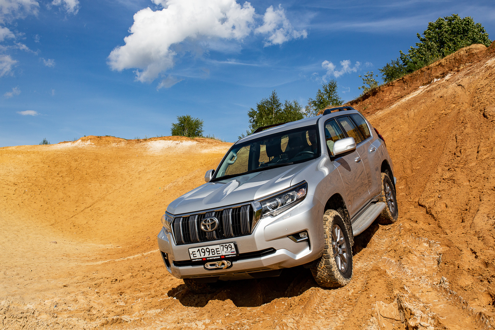 Land cruiser prado полный привод. Toyota land cruiser prado 2022 года. ленд крузер прадо обои. Land cruiser prado 2015 салон. тойота прадо 150 рестайлинг 2014.