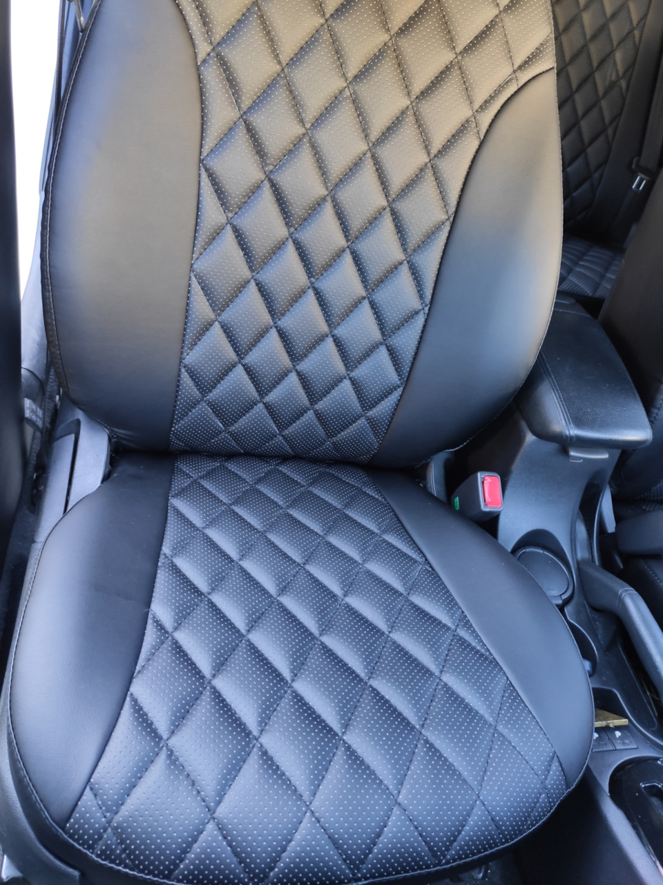 Установка чехлов из экокожи — KIA Rio (3G), 1,6 л., 2011 года | тюнинг ...