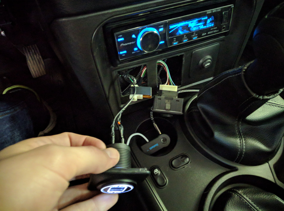 Подключение usb розетки в сайбер USB розетка вместо прикуривателя - Chevrolet Niva, 1,7 л, 2016 года тюнинг DRIVE