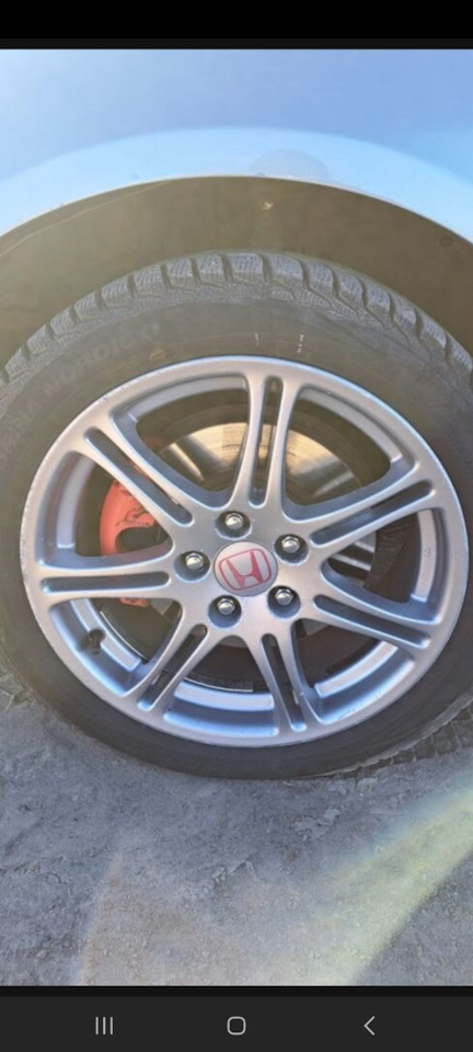 Шины зимние шипованные Viatti 225/45 R17, литые диски 17 5x114,3. Б/у ...