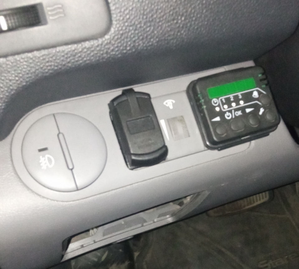 USB вместо заглушки — Hyundai Grand Starex, 2,5 л, 2011 года ...