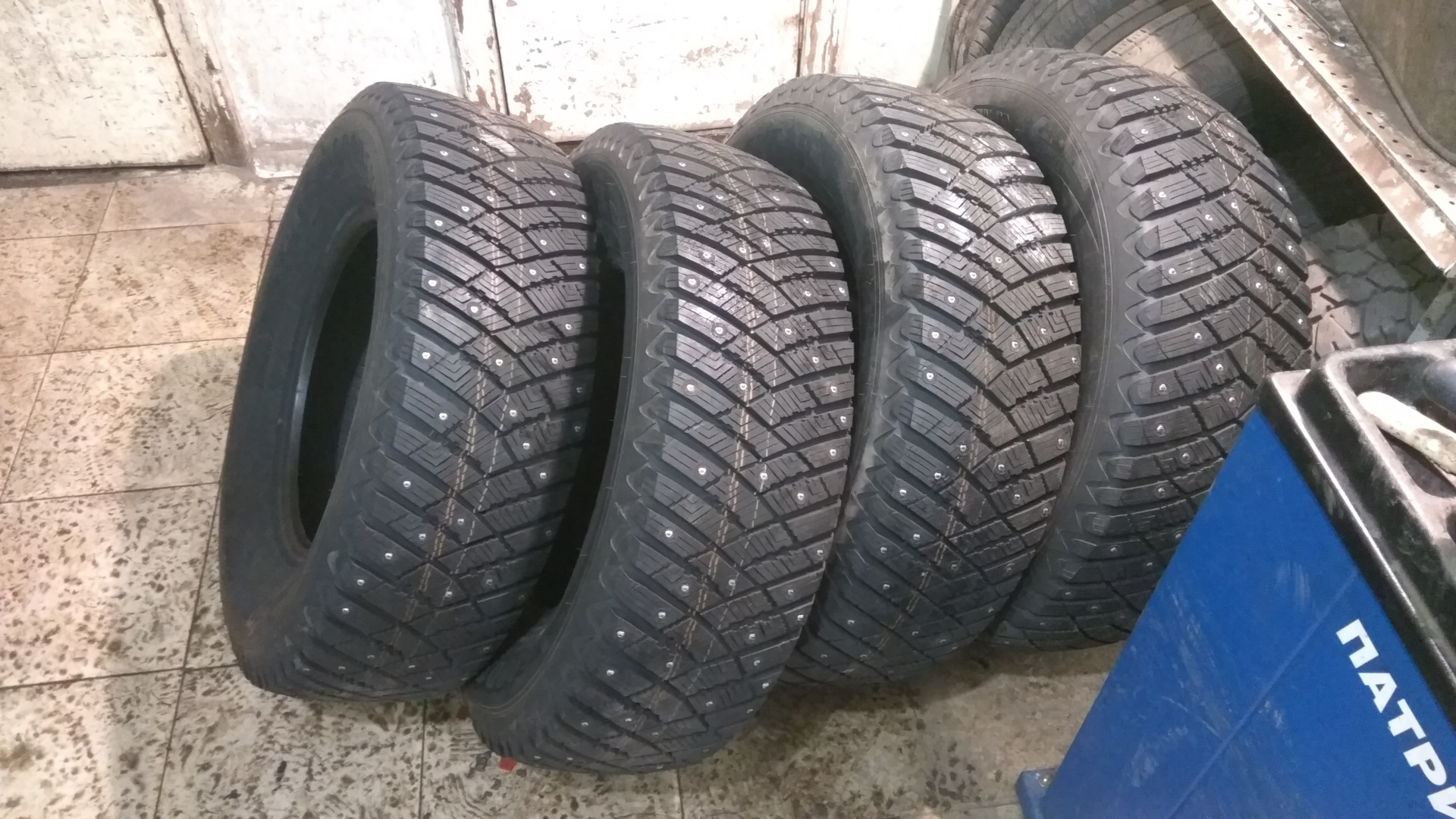 Goodyear зимние отзывы. Резина goodyear липучка 265 70 16.