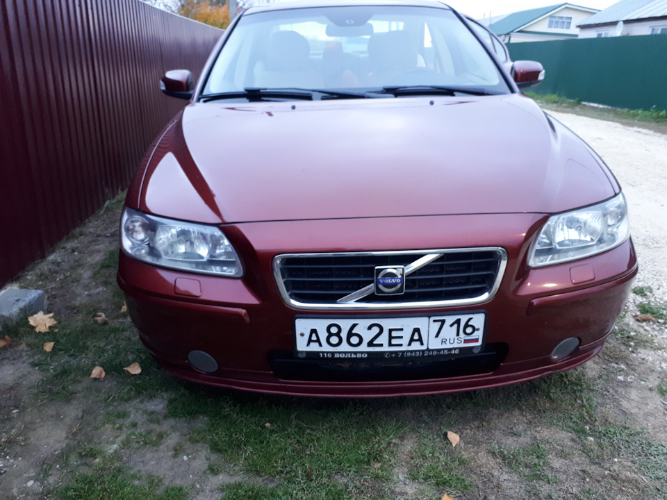 #18. Освежил фары. Лак Cramolin Urethane — Volvo S60 (1G), 2,4 л, 2007 ...