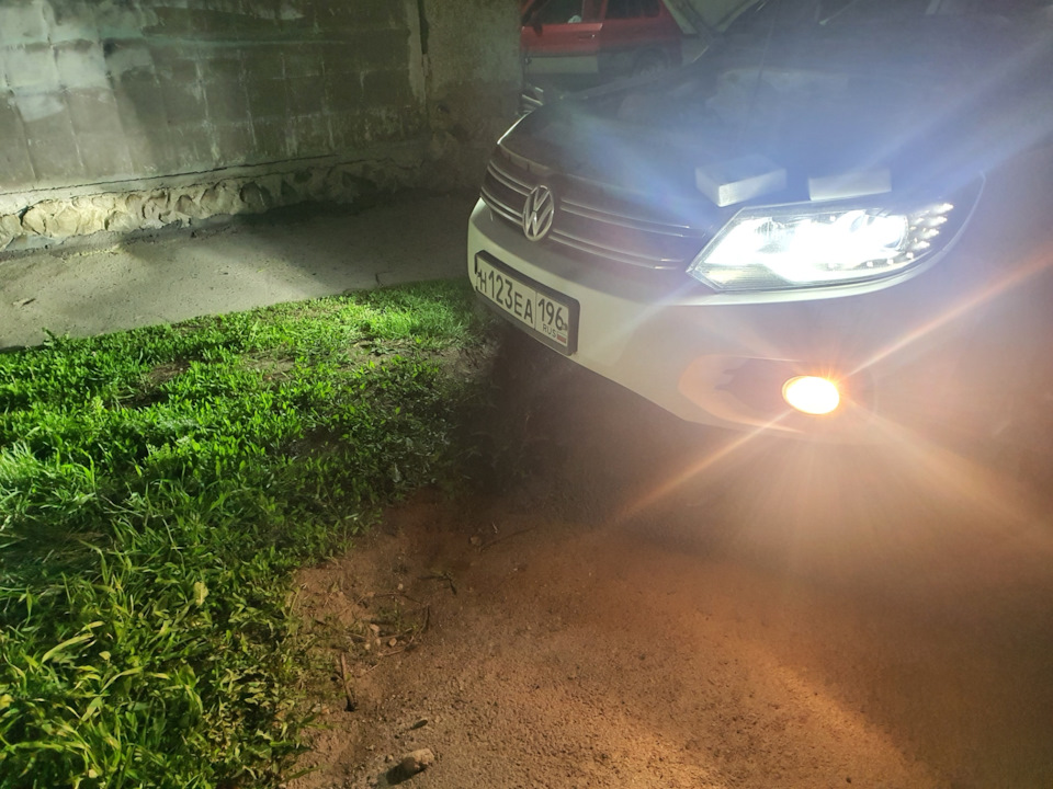 Замена противотуманных ламп на диодные — Volkswagen Tiguan (1G), 2 л ...