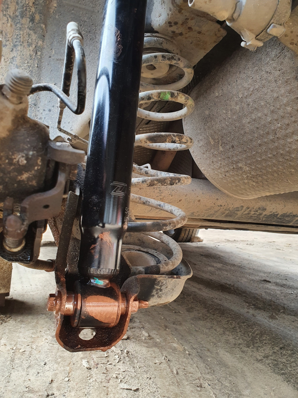 Задняя стойка на месте — Peugeot 308 (1G)