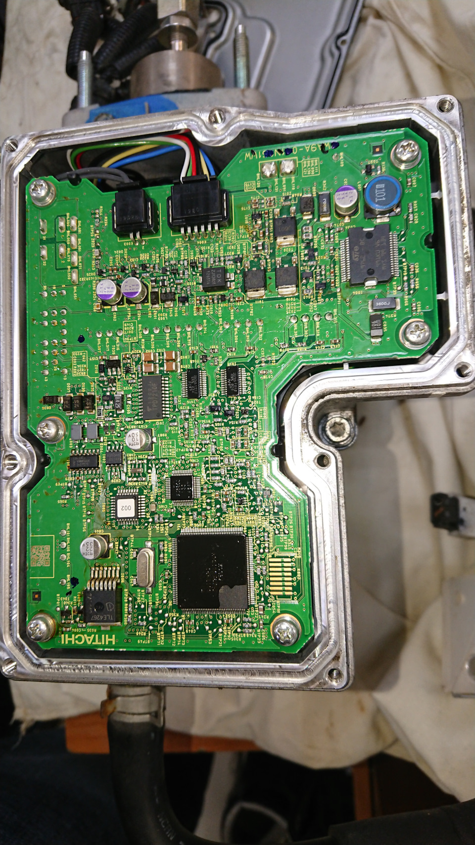 вскрытое эбу гтц целиком — Nissan Leaf (1G)