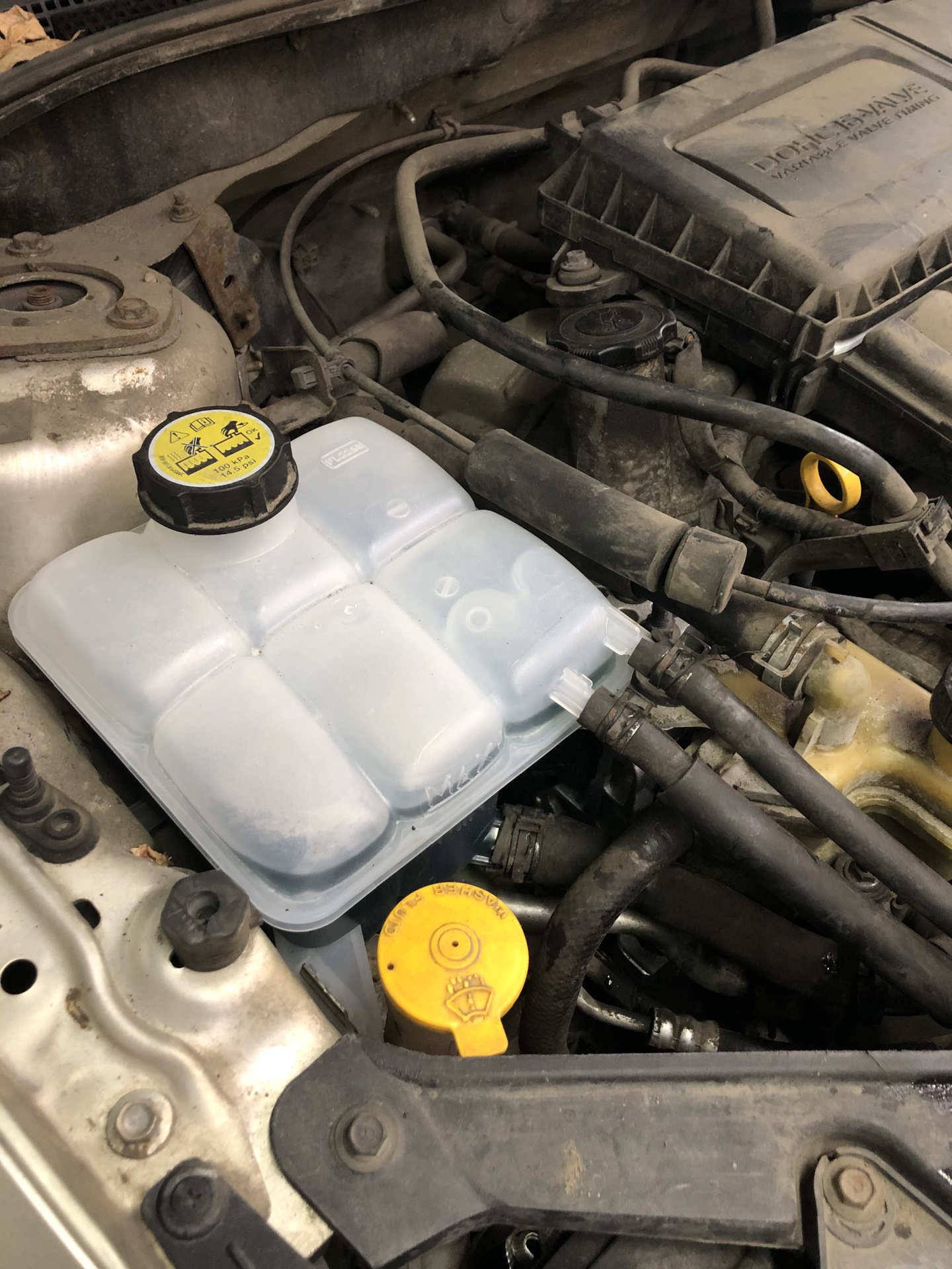 Mazda 3 BK 1.6 2007 трещина в расширительном бачке. — Мазда-СТО на DRIVE2