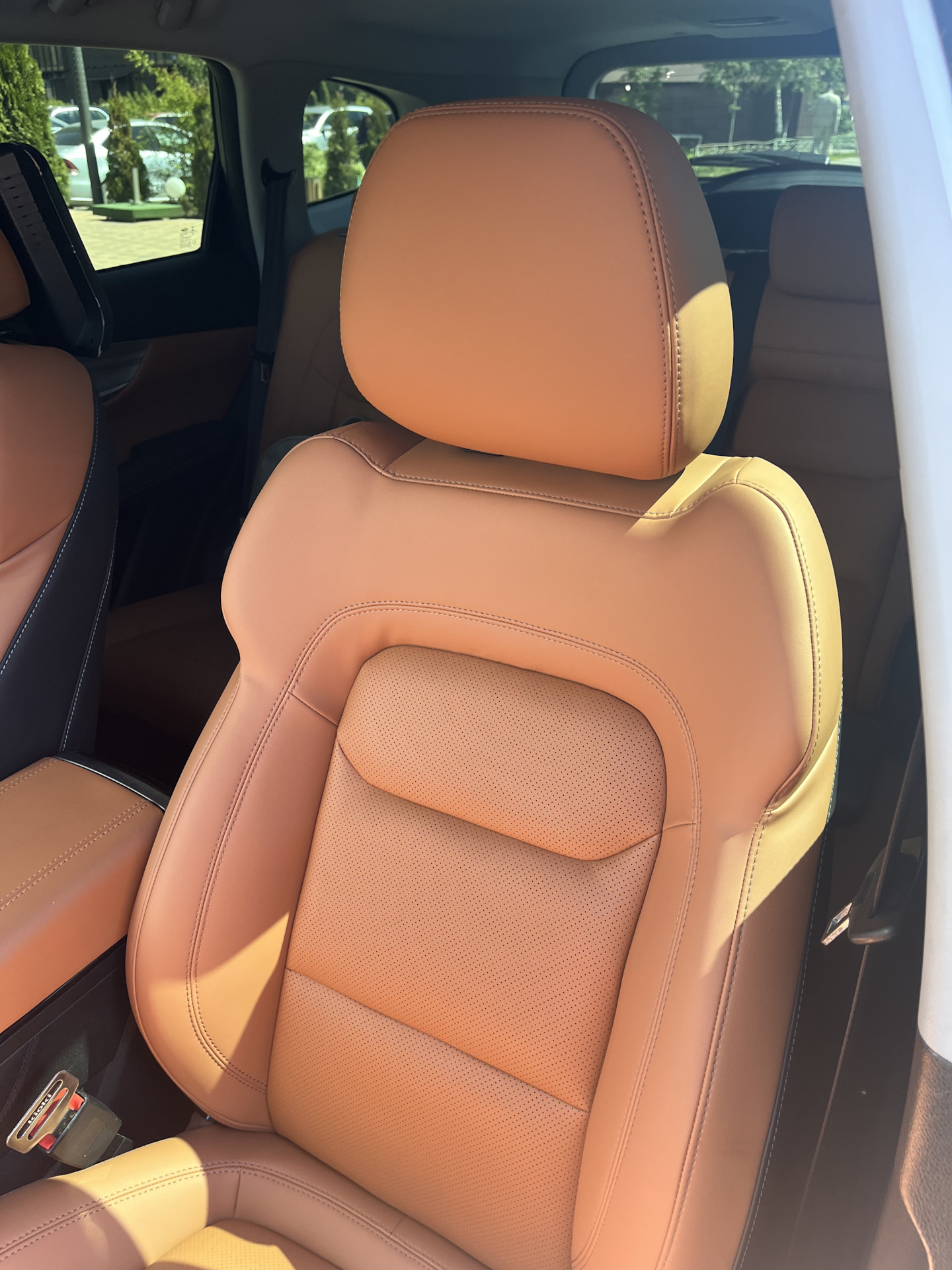 Треснула «кожа» на водительском сиденье — Chery Tiggo 8 Pro, 1,6 л ...