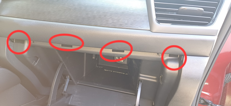 Замена салонного фильтра. — Nissan Leaf (2G), 2019 года | расходники ...