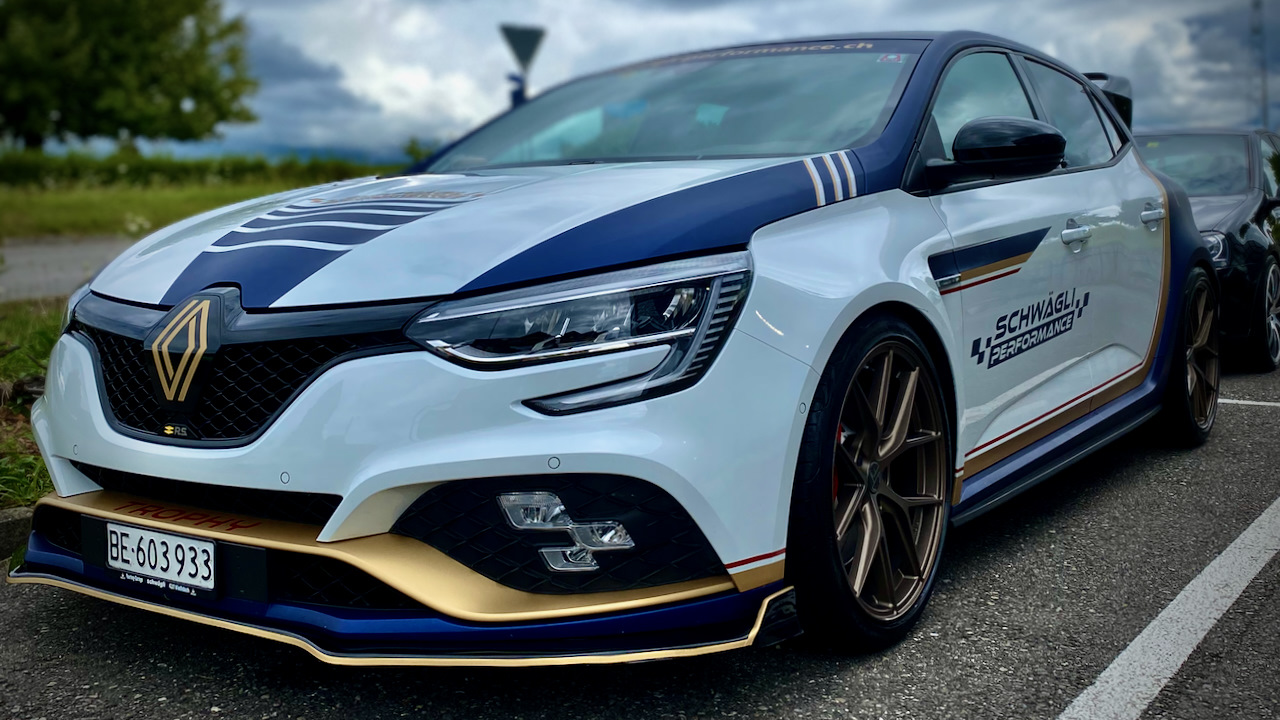 Renault Megane Sport IV 1.8 бензиновый 2021 | Шершень Номер Четыре🇨🇭 на  DRIVE2