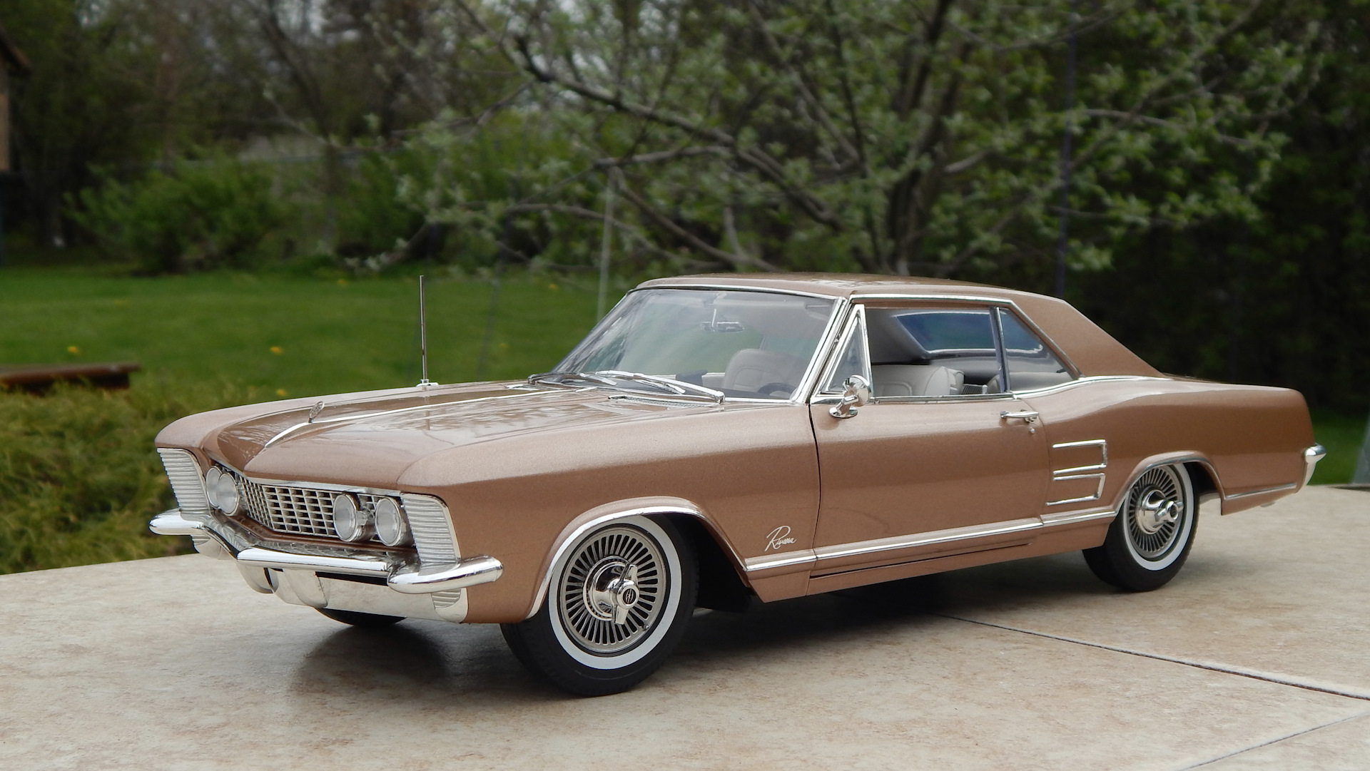 Buick Riviera 1966 Brochures