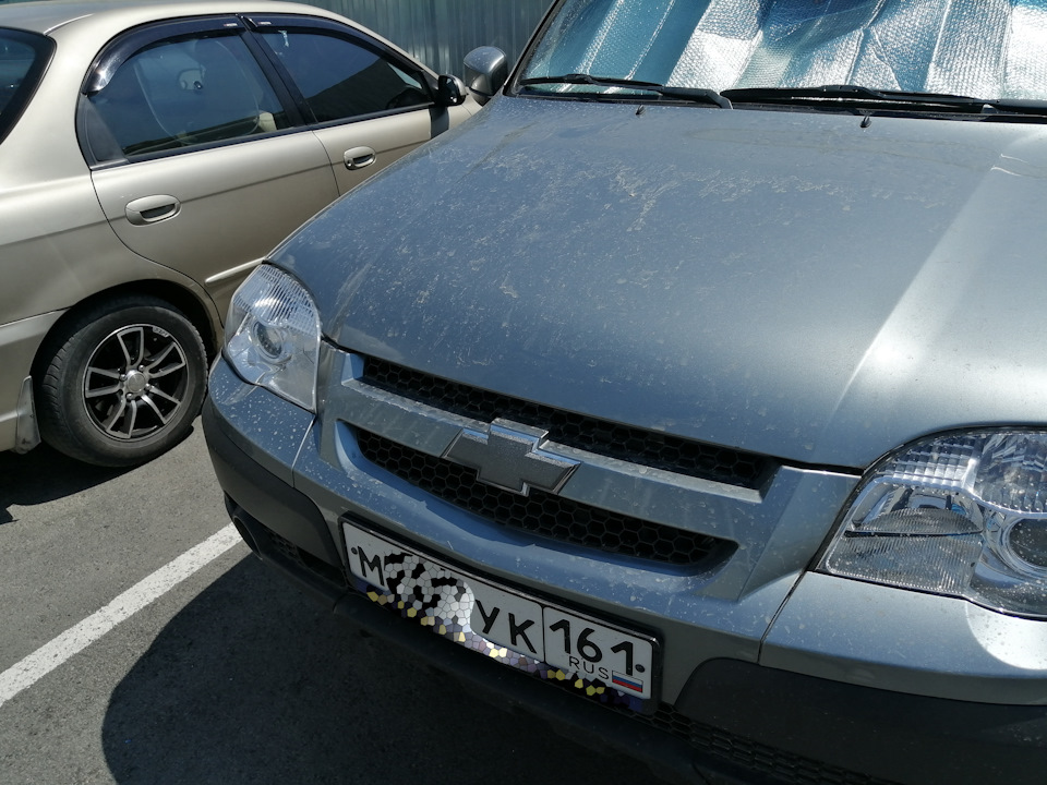 Шильдик \\ Эмблема шевроле на Шеви-Ниве V2 — Chevrolet Niva, 1,7 л, 2015 ...