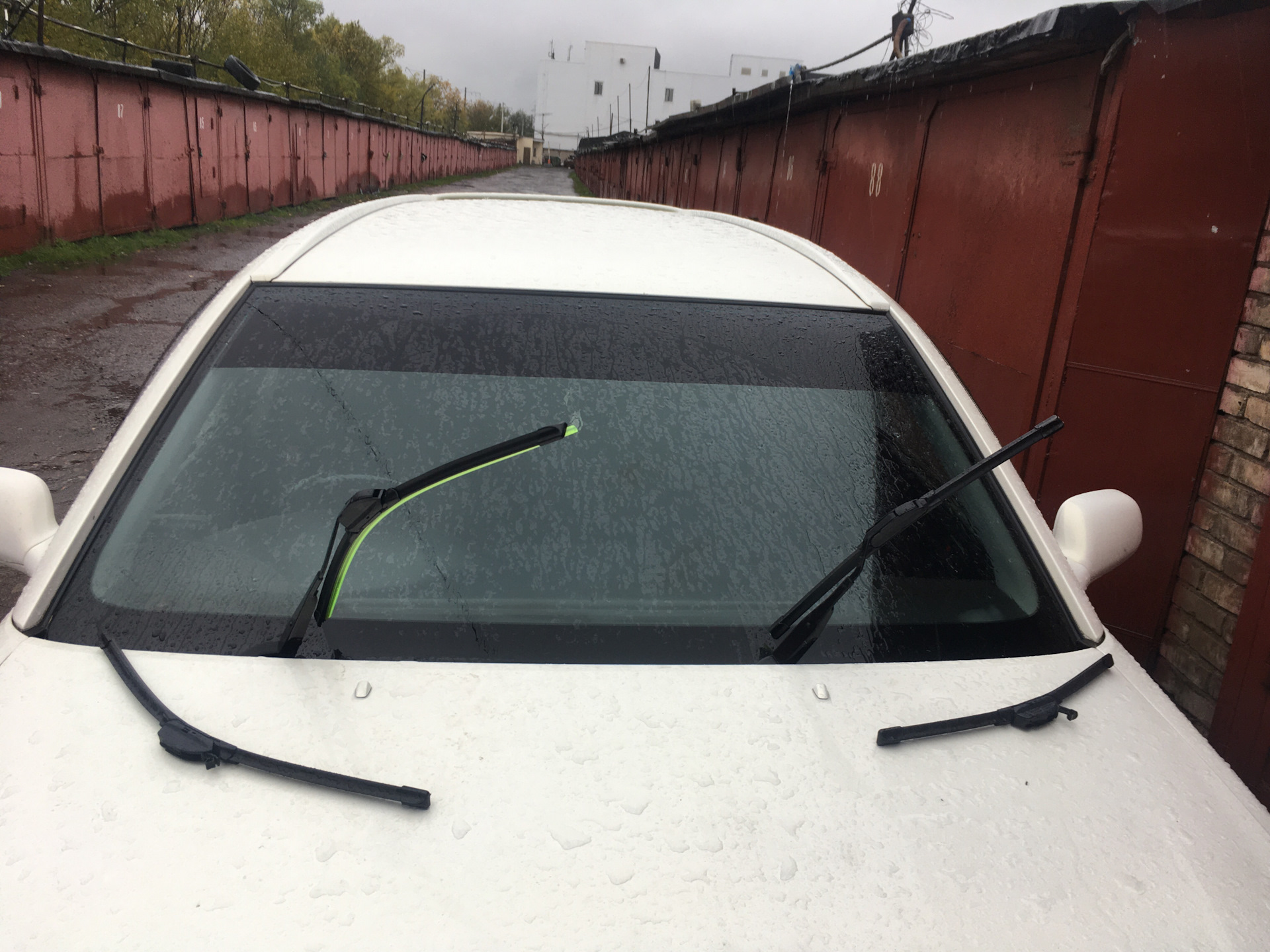 Замена щеток стеклоочистителя jzx110 — Toyota Mark II Blit, 2,5 л, 2003 ...