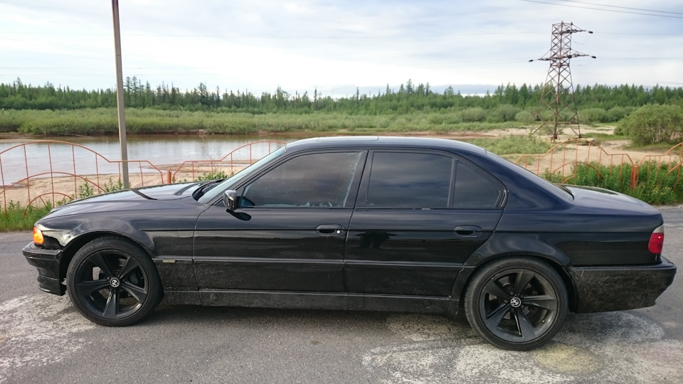 Photo from the logbook BMW 7 series (E38)