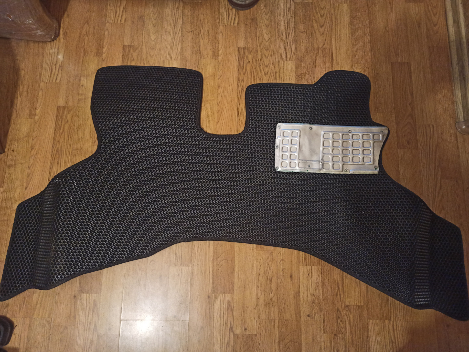 Колхозю подпятник на коврик EVA — Toyota Town Ace (4G), 1,5 л, 2012 ...