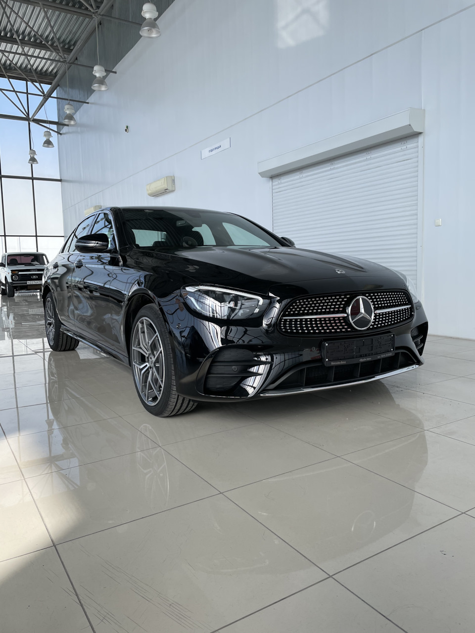 Фото в бортжурнале Mercedes-Benz E-Class (W213)