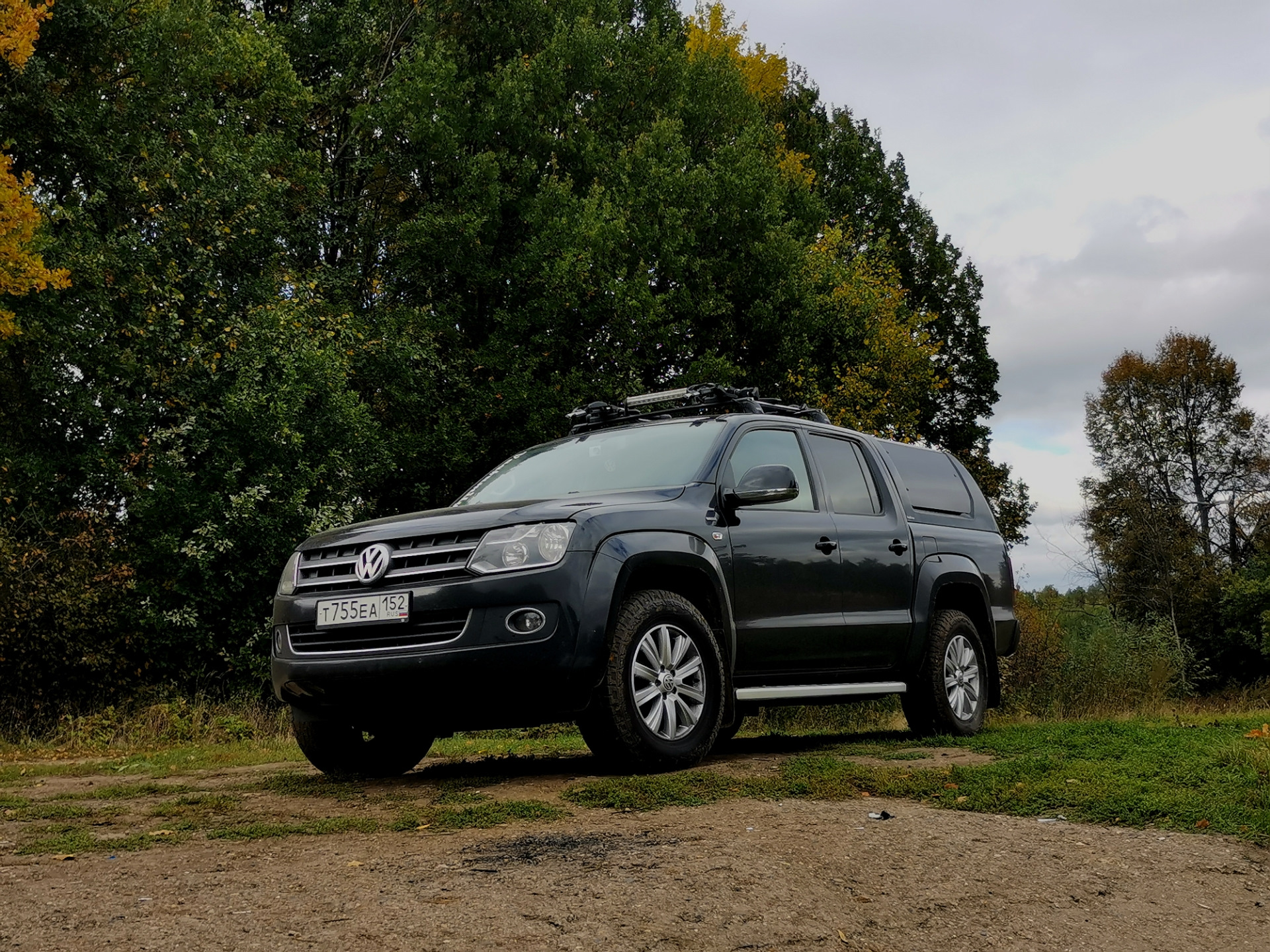 Фольксваген амарок 2. Амарок с прицепом. Фольксваген Амарок тюнинг. Volkswagen Amarok камуфляж фото.