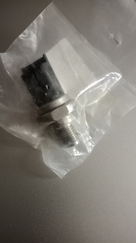 Датчик давления топливной рампы на Renault Duster (1G), Renault Kangoo ...