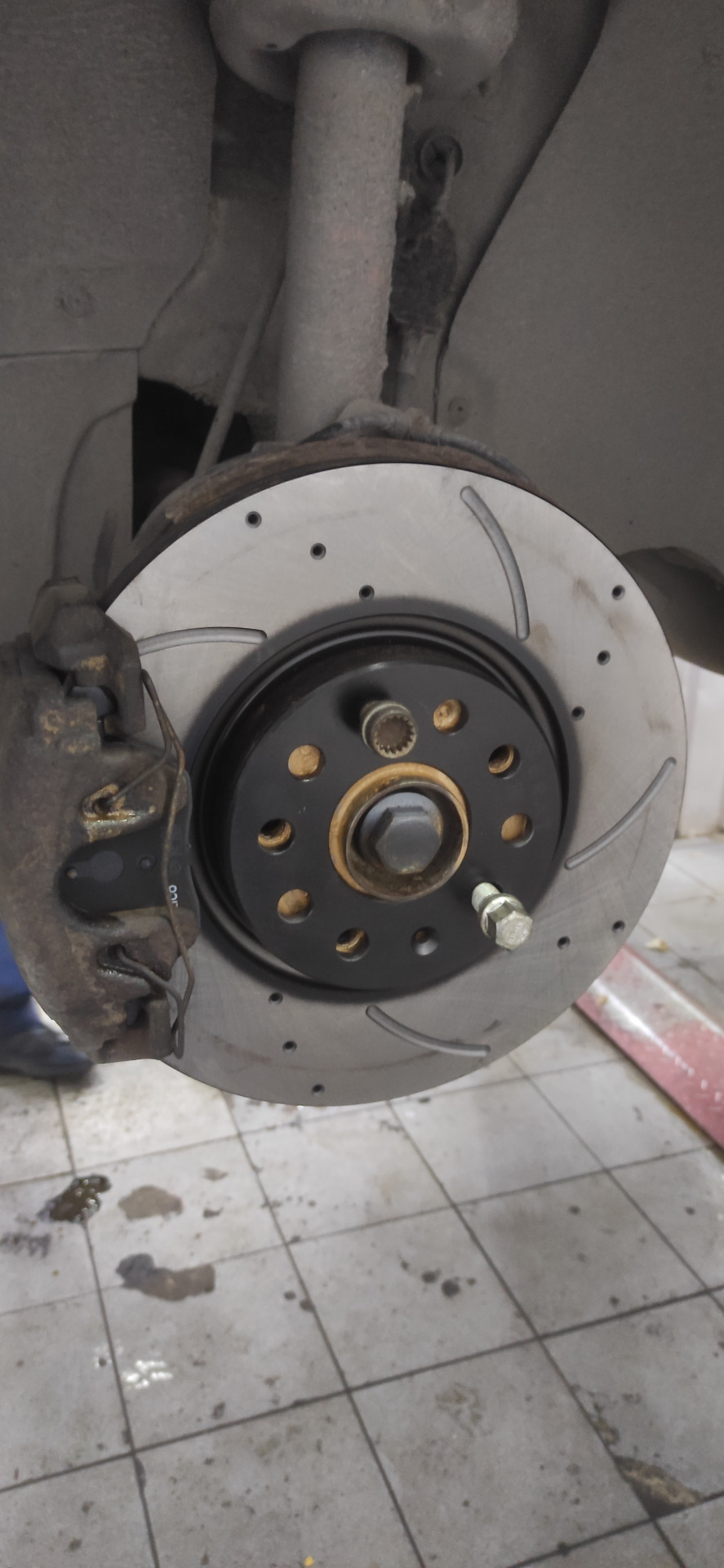 Тормозные диски тюнинХ )))) — Volkswagen Passat B6, 1,8 л, 2008 года ...