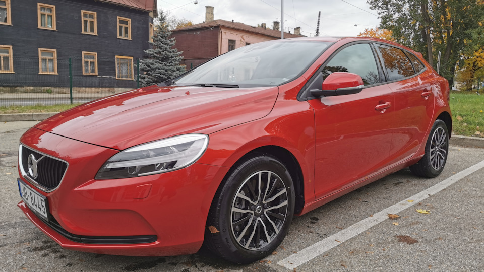 Volvo V40 (2G) 1.5 бензиновый 2020 | на DRIVE2