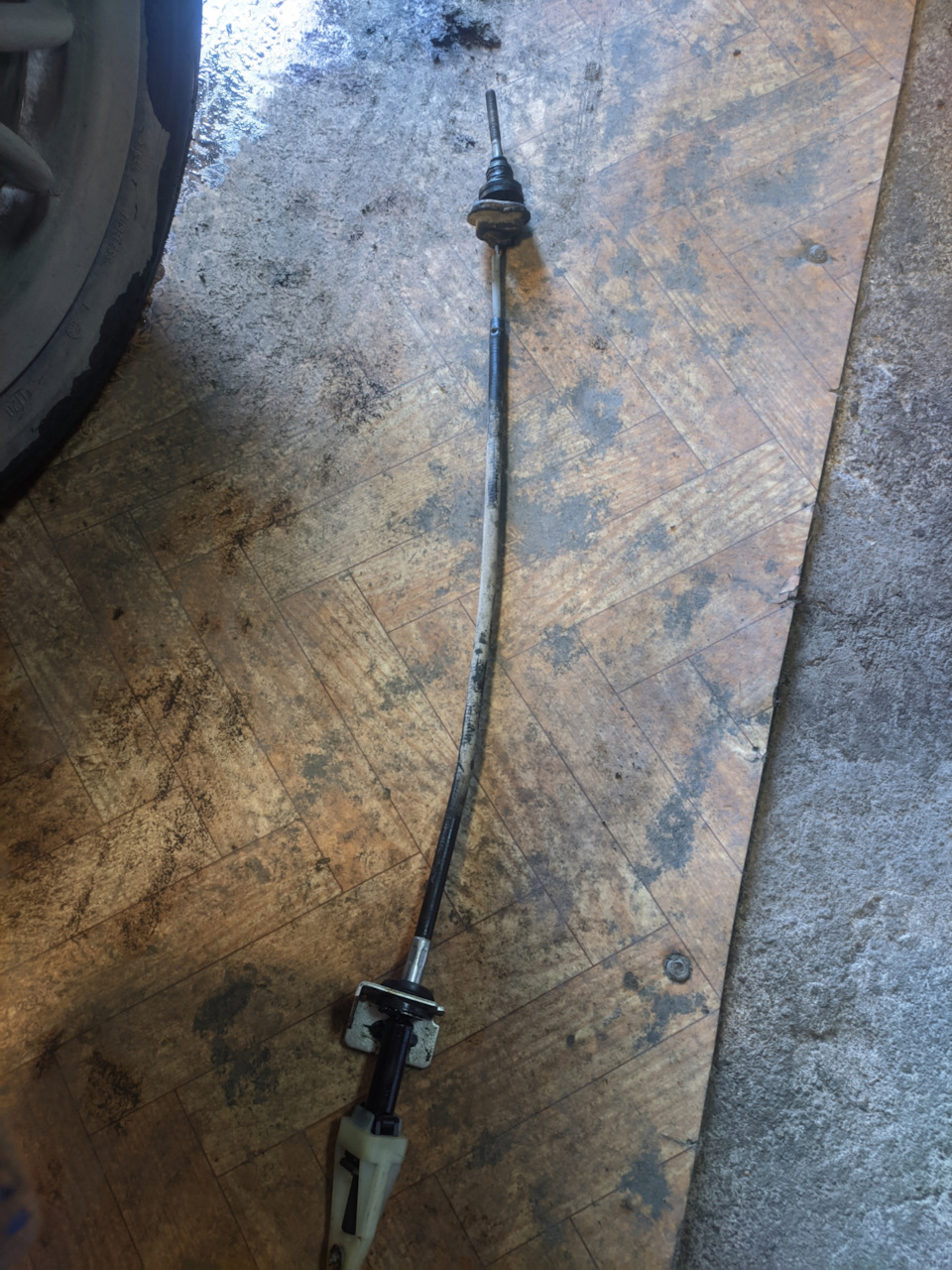 Замена тросика сцепления — LADA Калина хэтчбек, 1,6 л., 2007 года ...