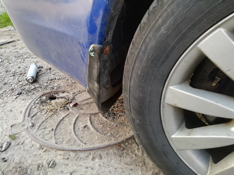 С брызговиком — Mitsubishi Lancer X