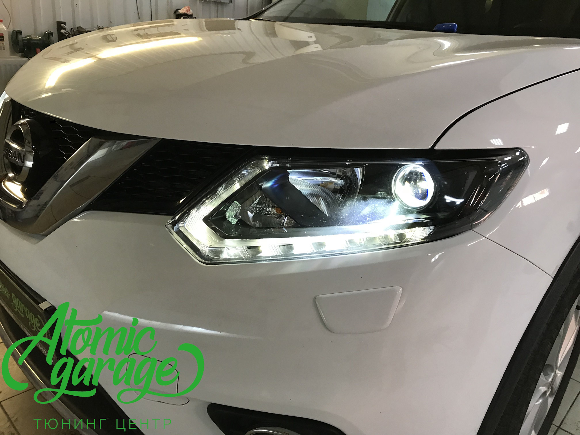 Линза x trail. Bi led x Trail t32. Led фары Nissan x-Trail t32. X Trail t32 led фары. Bi led линзы Ниссан x Trail.