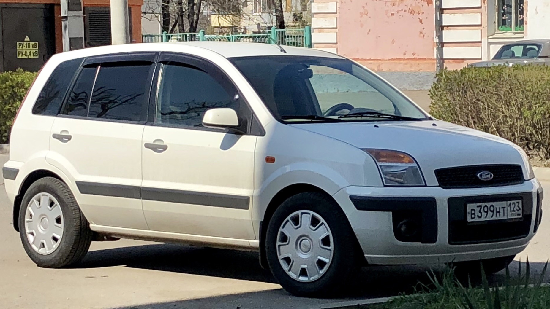 Форд фьюжн 1.4 сколько масла. Форд Фьюжн 2007. Форд Фьюжн 2007 года. Ford Фьюжен 2007. Машина Форд Фьюжн 2007 года