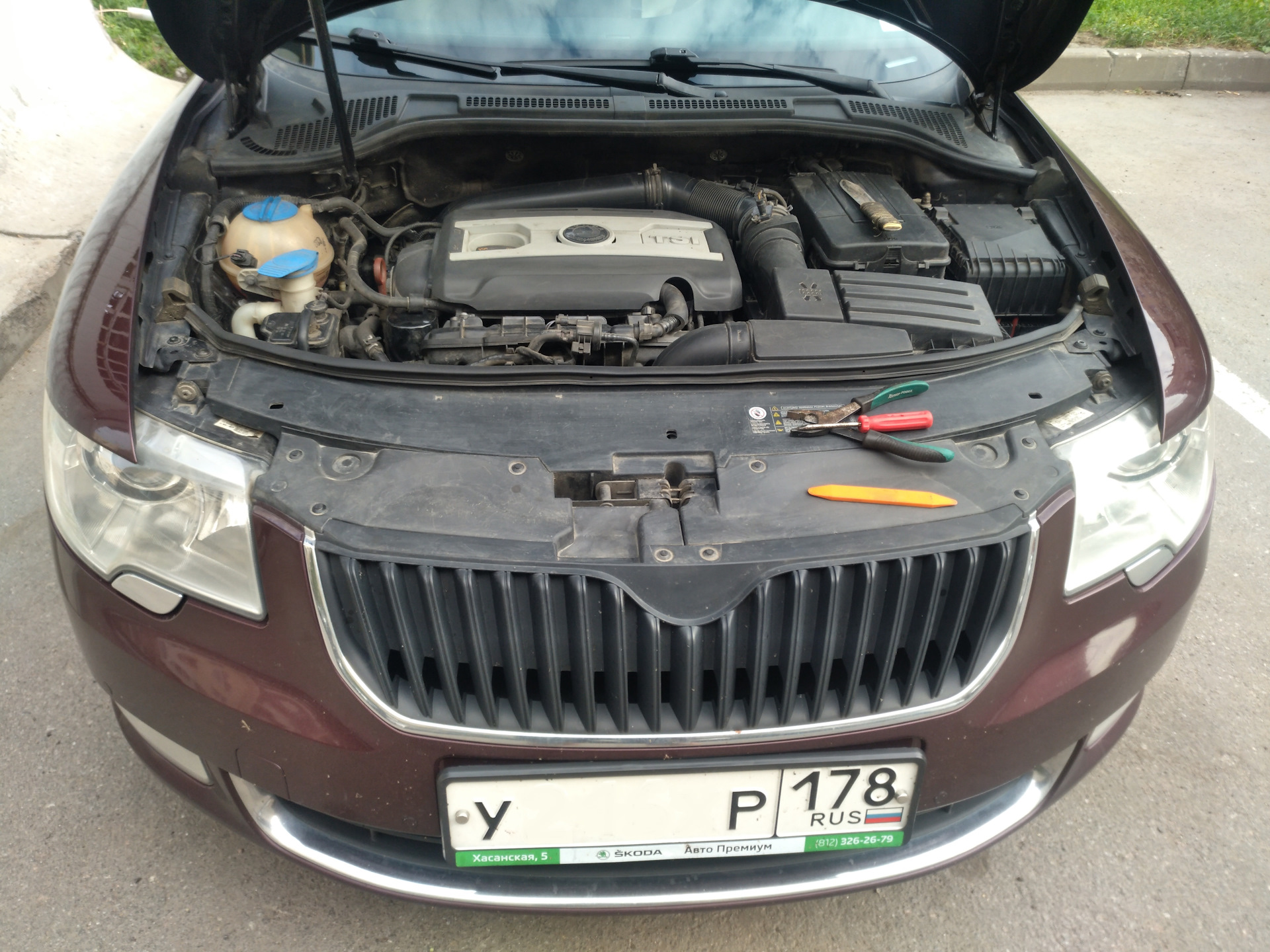 Новый вариант фар для Skoda Octavia A7 - Skoda Octavia A7 Mk3, 1,4 л, 2013 года 